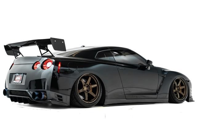 Used 2015 Nissan GT-R Black Edition AWD/4WD image 4
