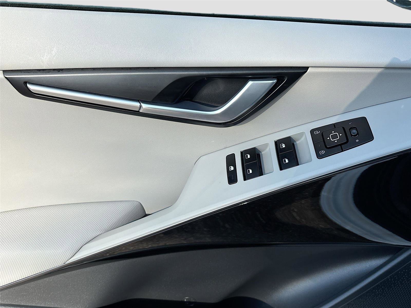 Used 2023 Kia Niro Wind image 18