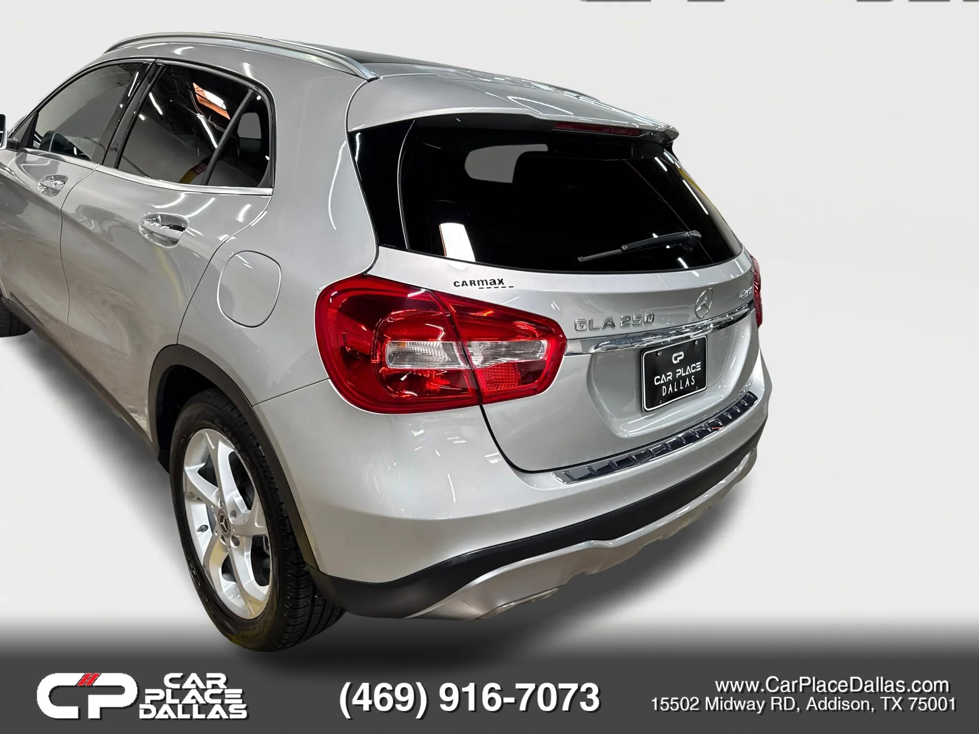 Used 2018 Mercedes-Benz GLA 250 4MATIC w/ Premium Package image 10