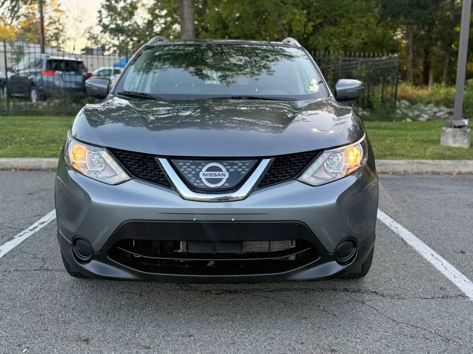 Used 2018 Nissan Rogue Sport SV AWD/4WD image 2