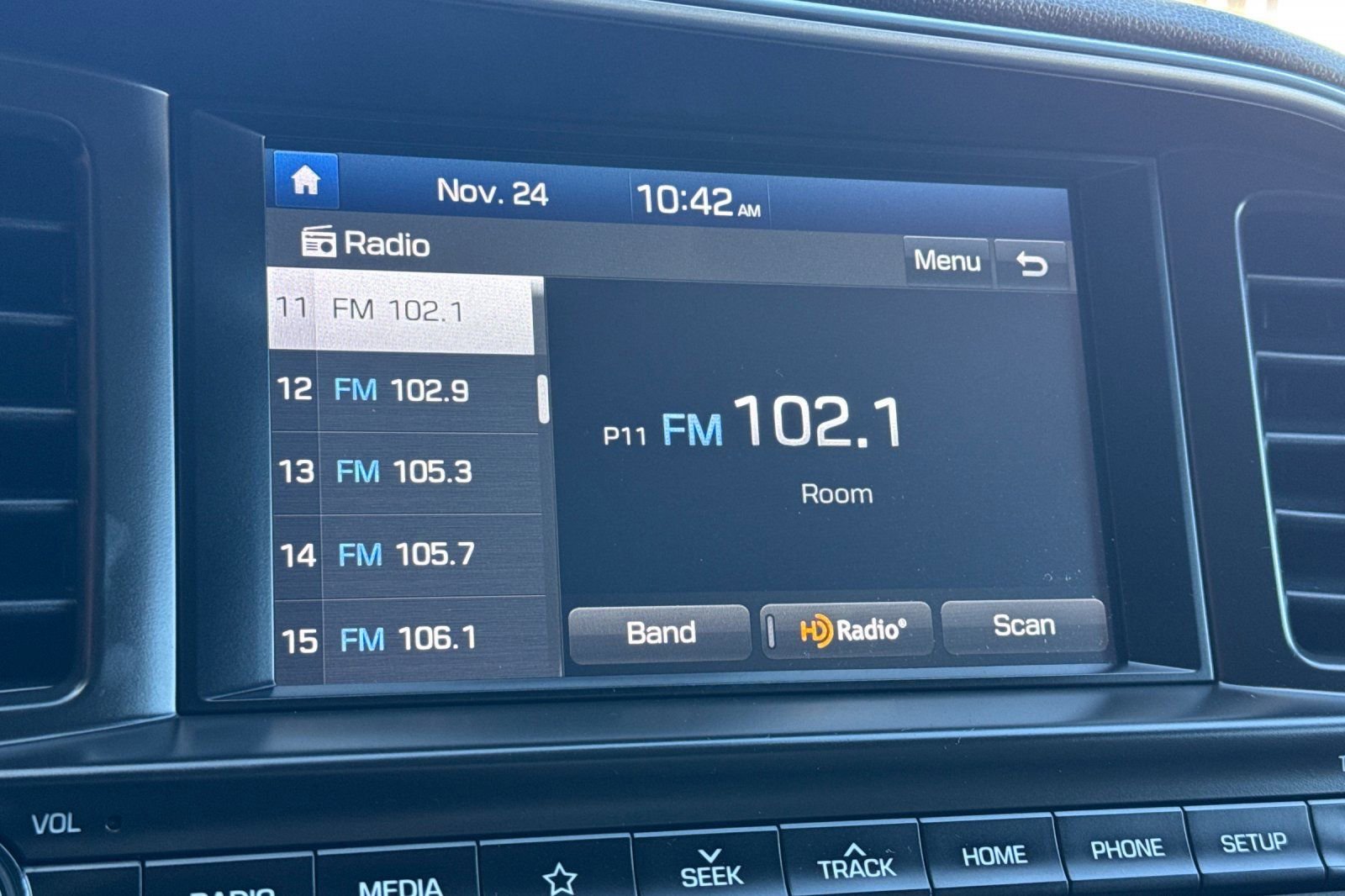 Used 2020 Hyundai Elantra SEL image 21