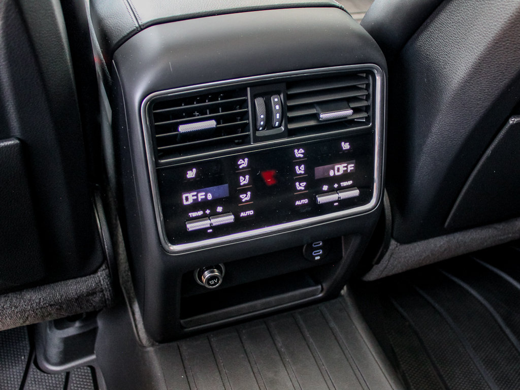 Used 2021 Porsche Cayenne Coupe AWD/4WD image 27
