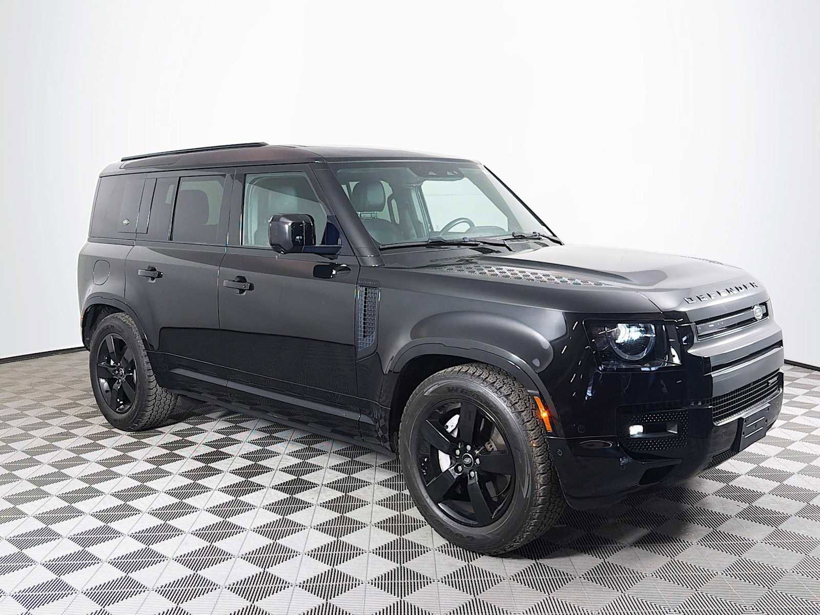 Used 2023 Land Rover Defender 110 X-Dynamic SE AWD/4WD image 3