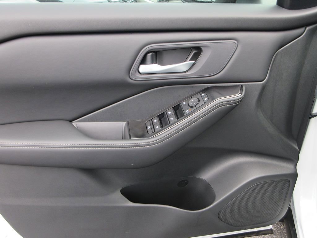New 2026 Nissan Rogue SV w/ Cold Weather Package FWD image 16