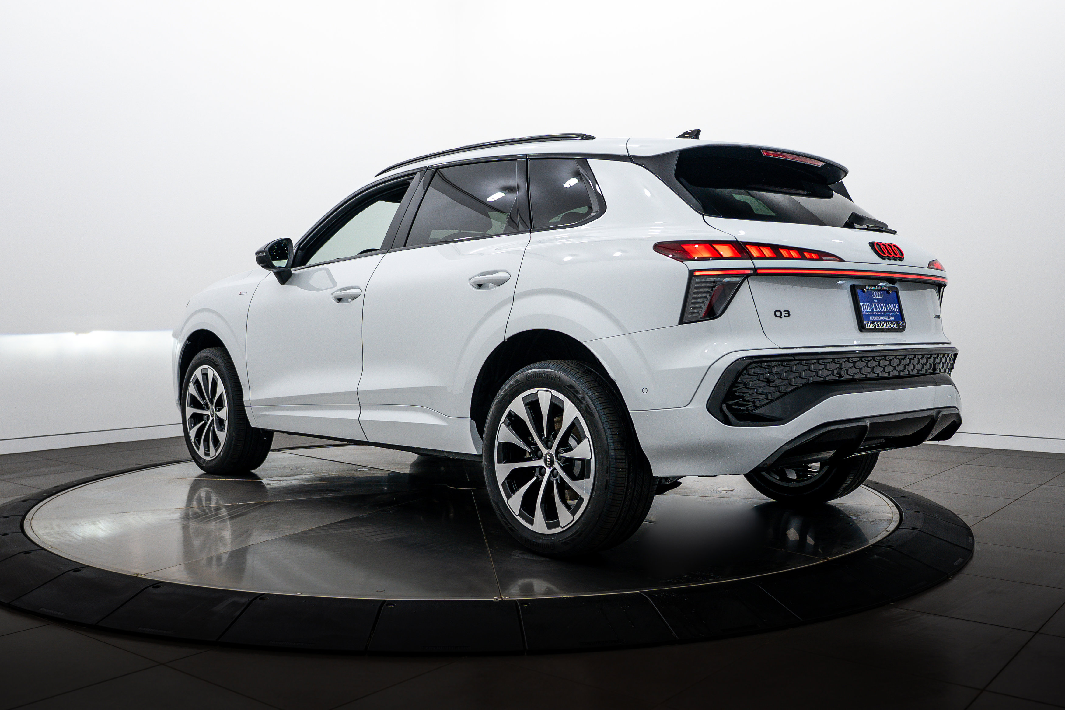 New 2026 Audi Q3 quattro 2.0T AWD/4WD image 5