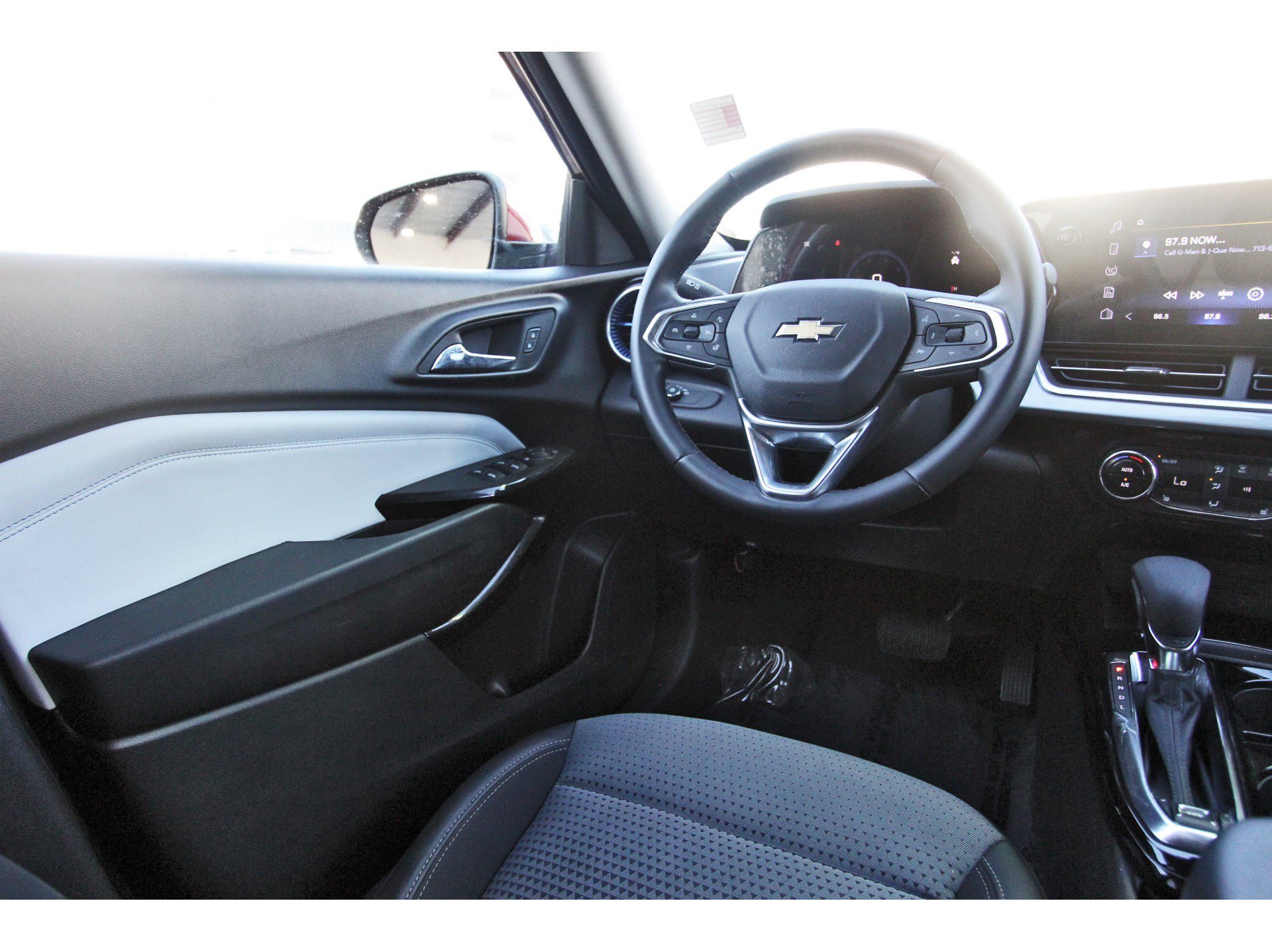 Used 2024 Chevrolet Trax LT w/ Driver Confidence Package image 10