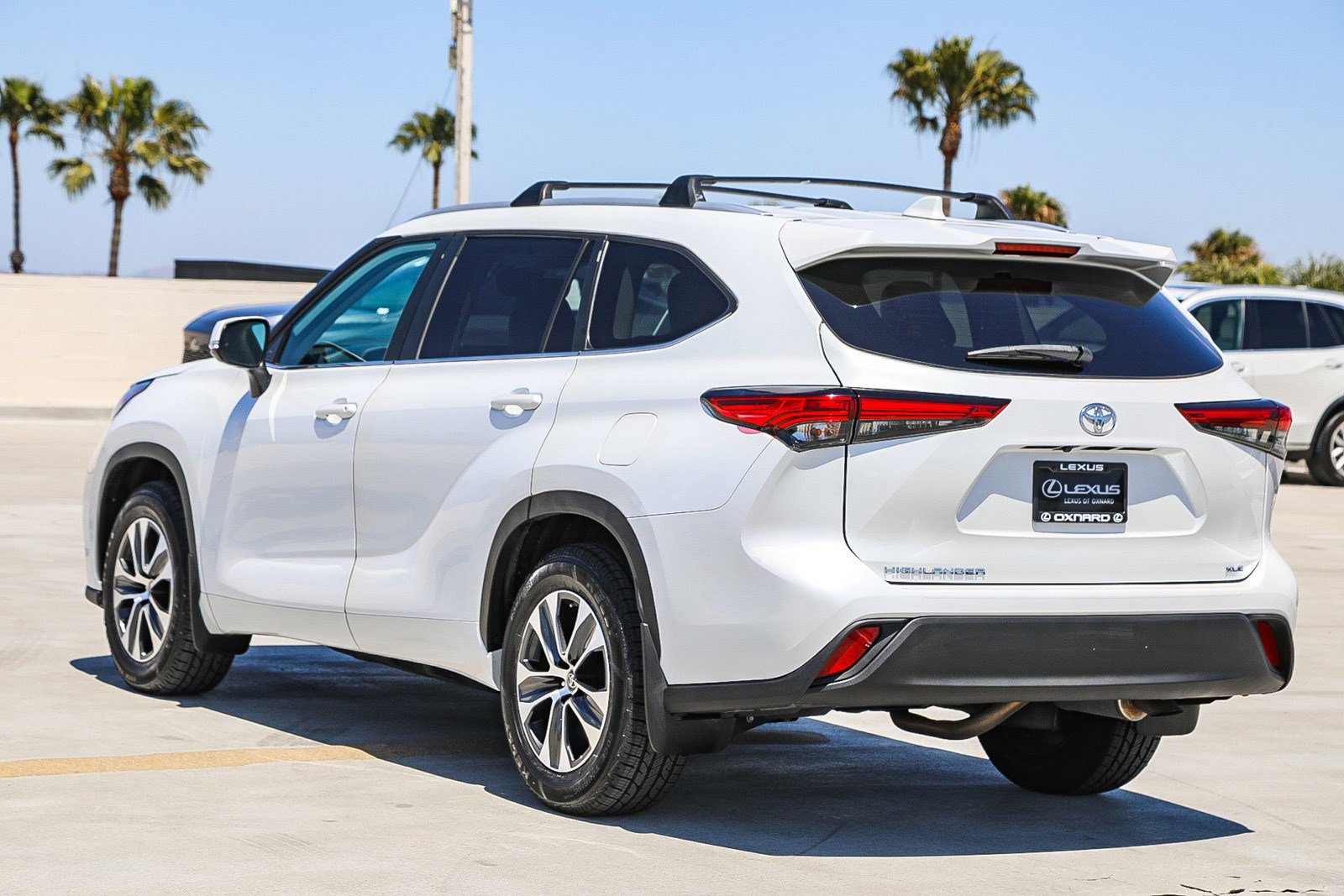 Used 2023 Toyota Highlander XLE FWD image 5