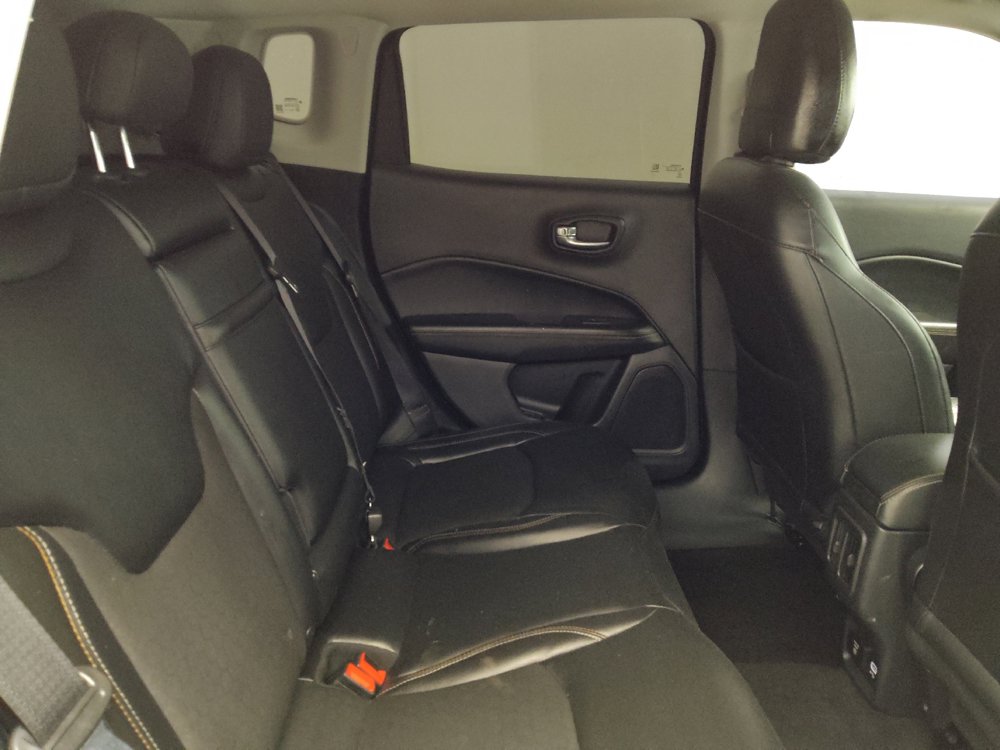 Used 2018 Jeep Compass Latitude w/ Popular Equipment Group FWD image 19