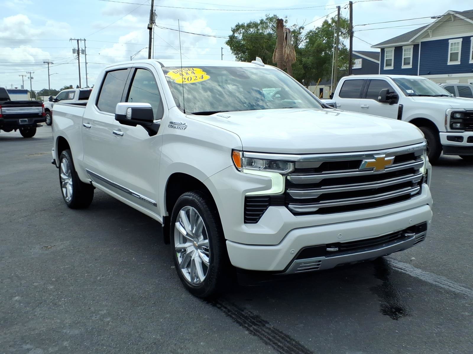 Used 2024 Chevrolet Silverado 1500 High Country w/ Technology Package AWD/4WD image 7