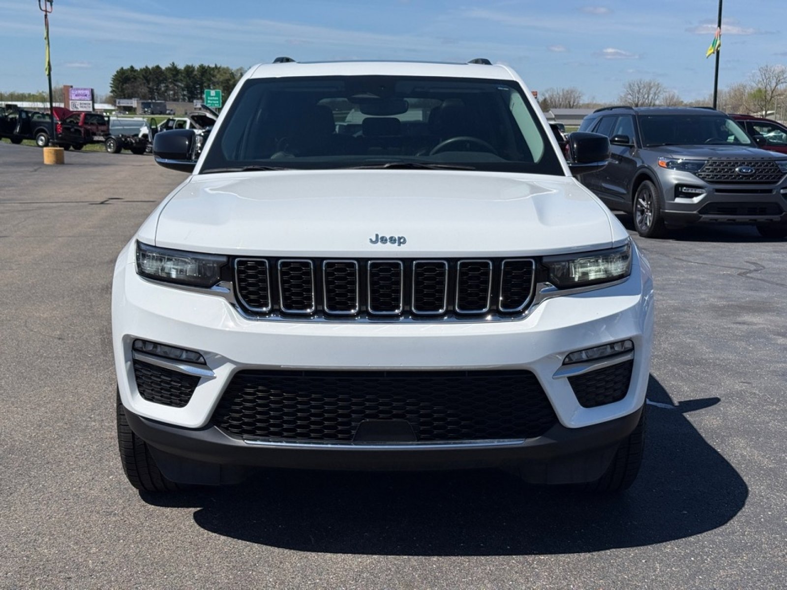 Used 2022 Jeep Grand Cherokee Limited image 3