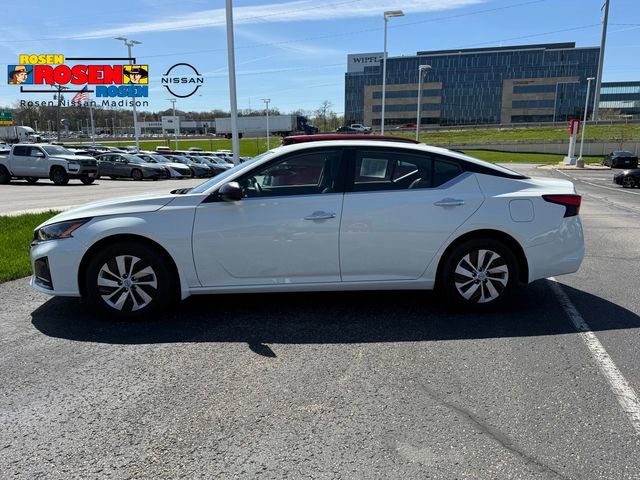 Certified 2025 Nissan Altima 2.5 S FWD image 4