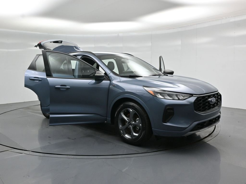 Certified 2023 Ford Escape ST-Line w/ Tech Pack #1 image 33