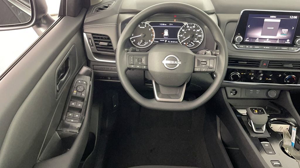 New 2025 Nissan Rogue S image 14