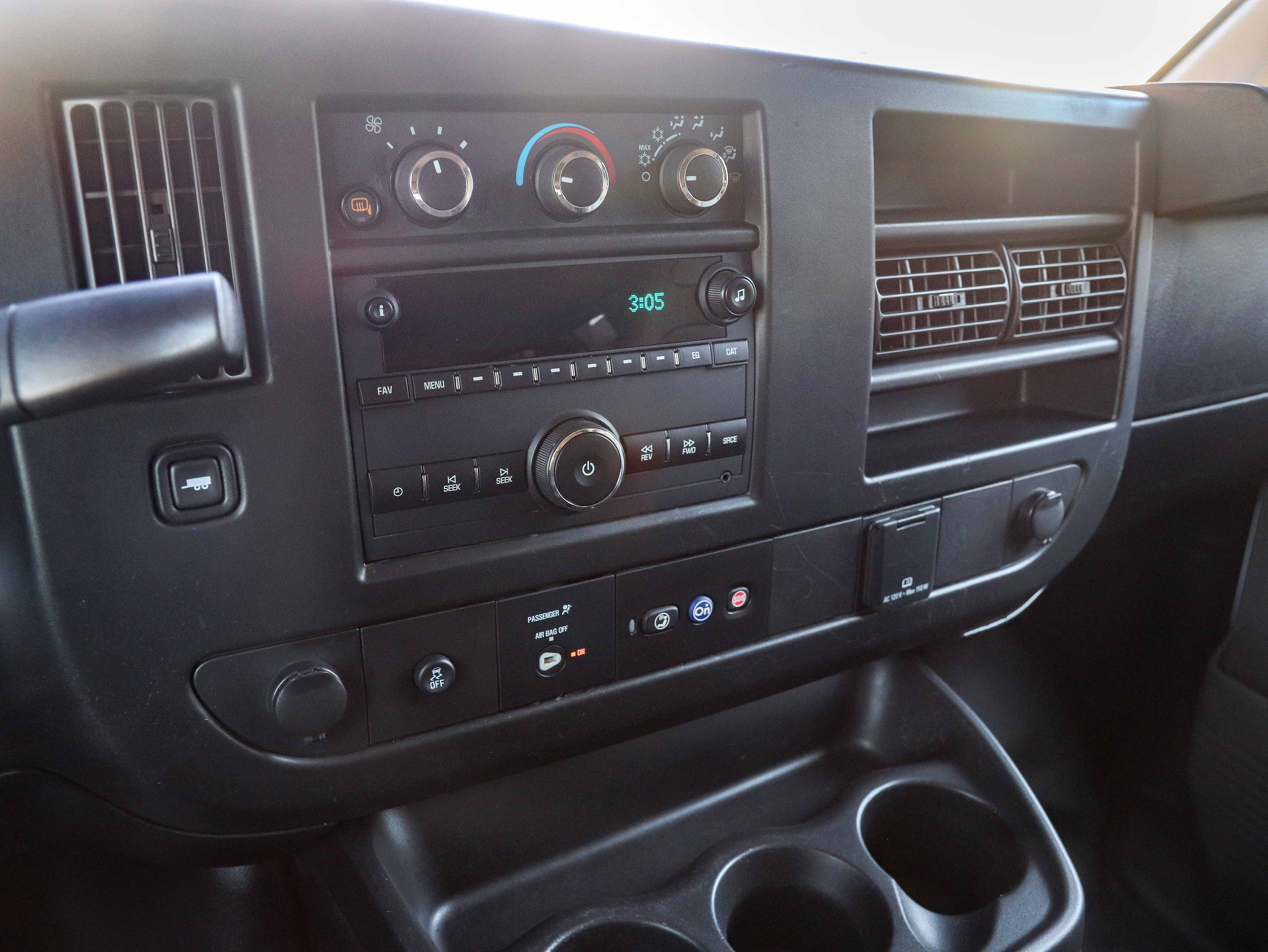 Used 2021 Chevrolet Express 3500 LS RWD image 17