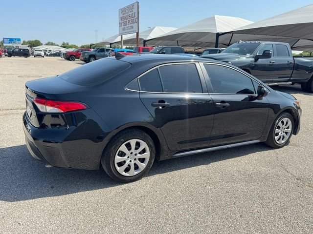 Used 2025 Toyota Corolla LE FWD image 6
