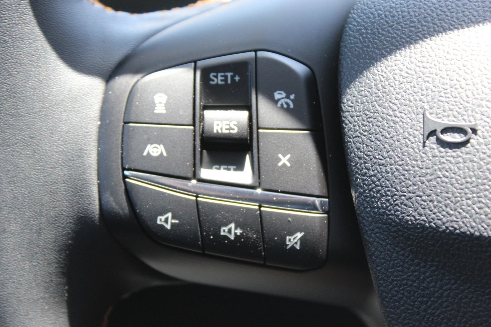 Used 2025 Ford Maverick Tremor AWD/4WD image 32