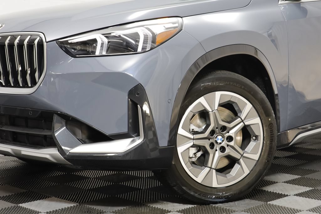 New 2026 BMW X1 xDrive28i w/ Technology Package AWD/4WD image 3