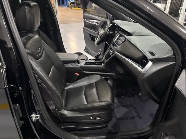Certified 2025 Cadillac XT6 Luxury FWD image 36