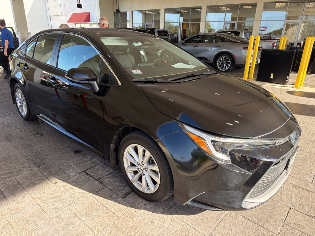 Used 2023 Toyota Corolla XLE w/ Carpet Mat Package (TMS) FWD image 1