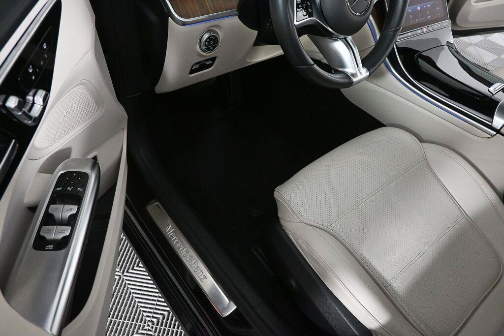 Used 2023 Mercedes-Benz C 300 Sedan image 7