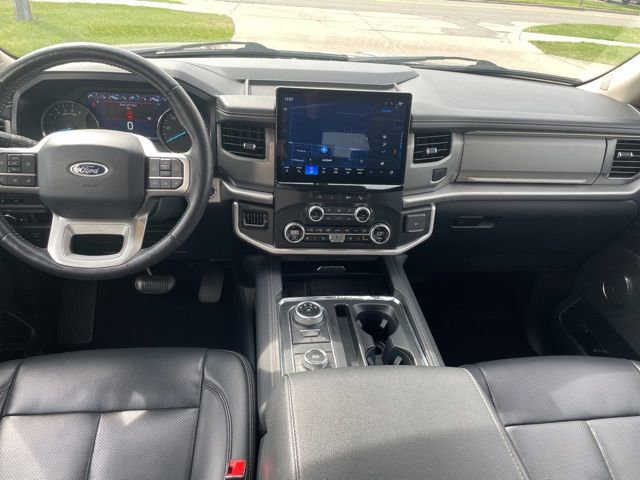 Used 2024 Ford Expedition Max XLT AWD/4WD image 3