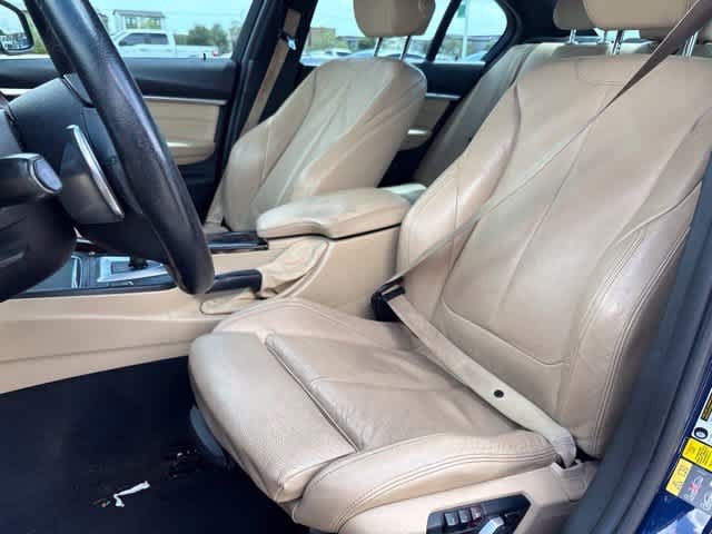 Used 2018 BMW 330e w/ Premium Package RWD image 21