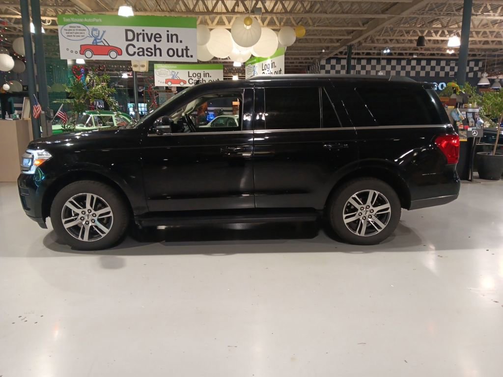 Used 2024 Ford Expedition XLT AWD/4WD image 9