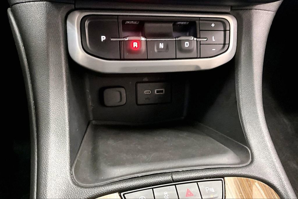 Used 2021 GMC Acadia SLE image 24