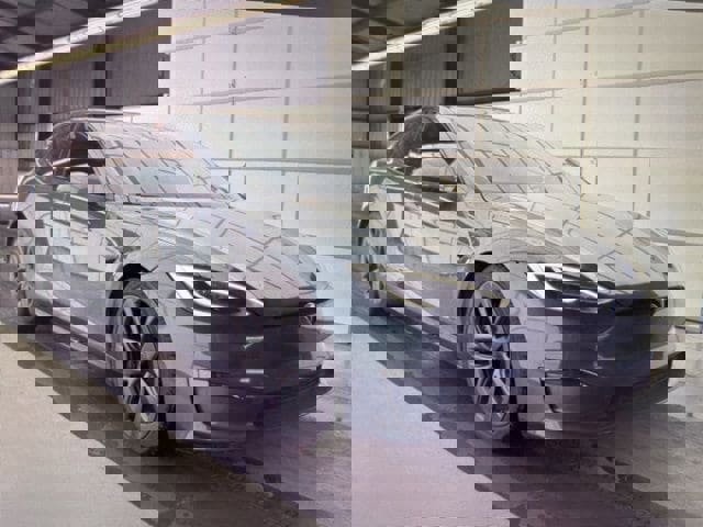 Used 2021 Tesla Model S Plaid image 11