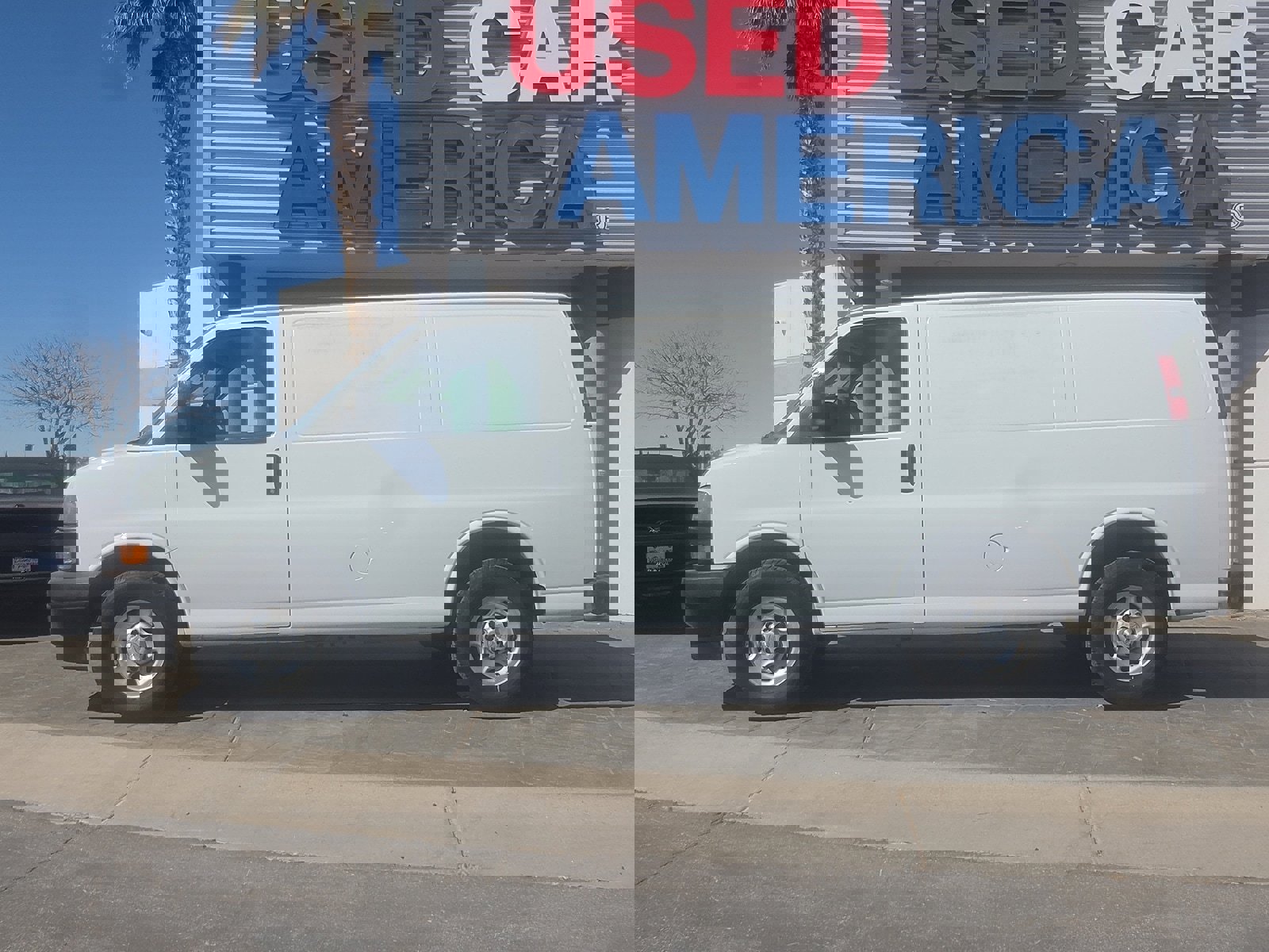 Used 2019 Chevrolet Express 2500 w/ Driver Convenience Package image 3