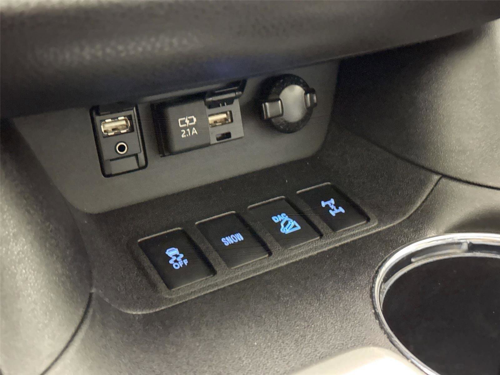 Used 2019 Toyota Highlander SE AWD/4WD image 27