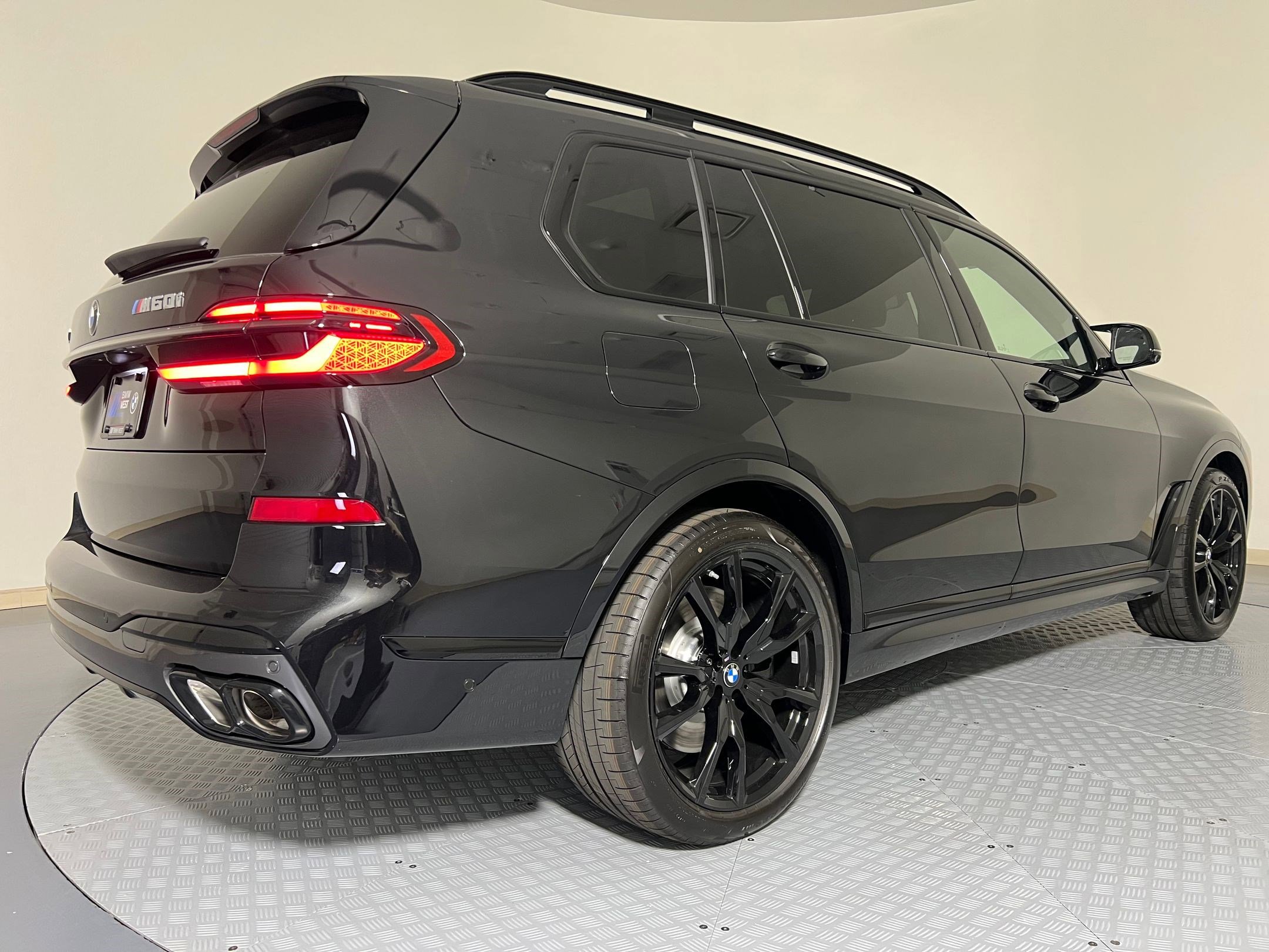 New 2026 BMW X7 M60i image 9