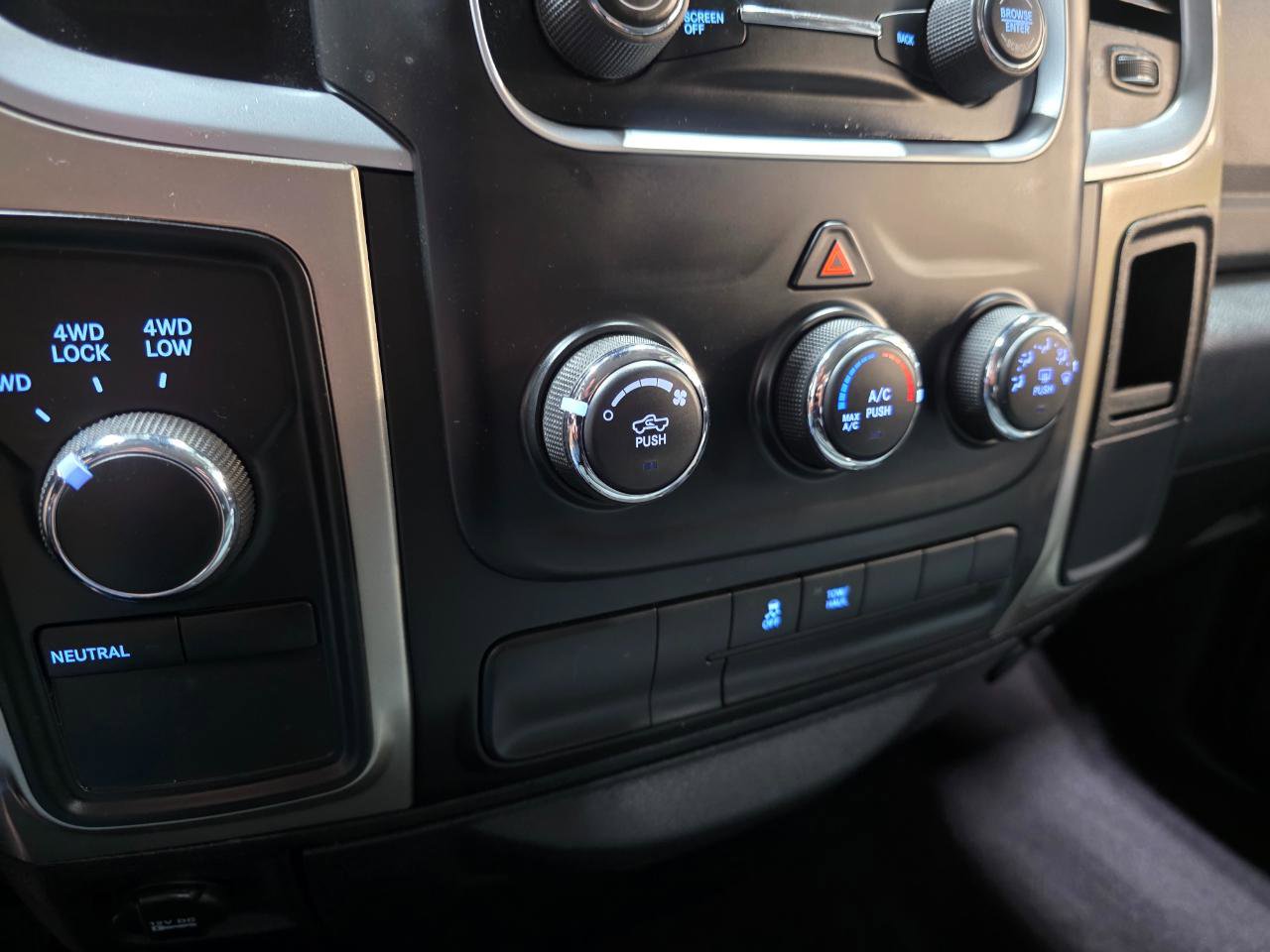 Used 2013 RAM 1500 Classic SLT w/ Premium Display Pkg image 34