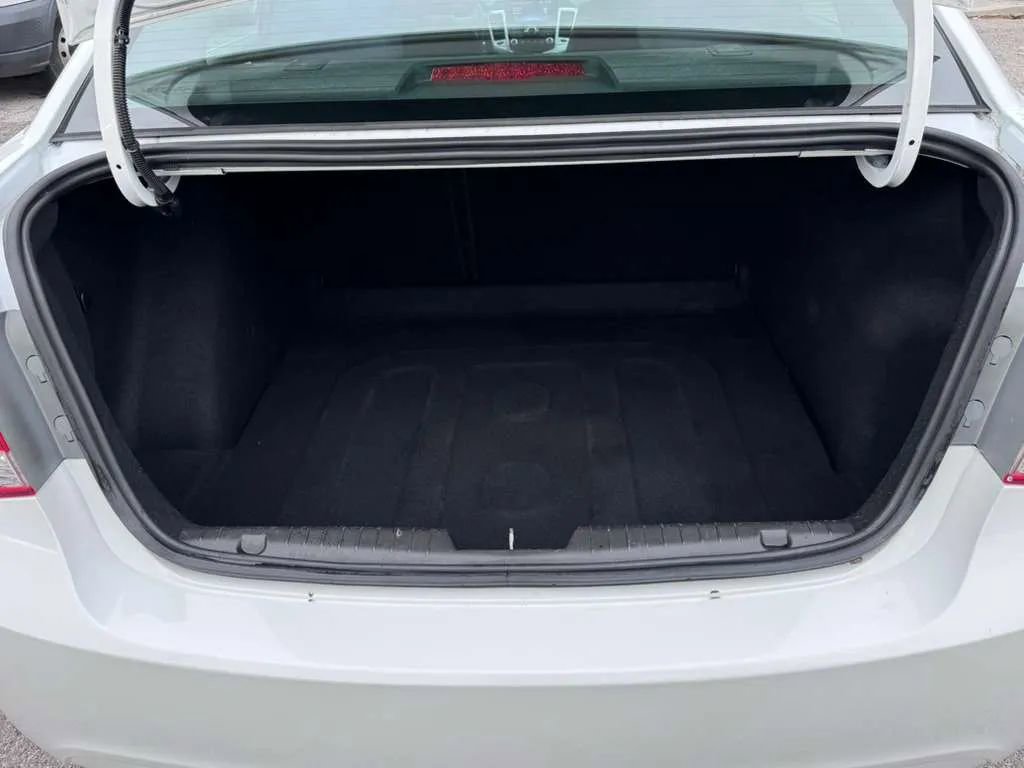 Used 2016 Chevrolet Cruze LT FWD image 8