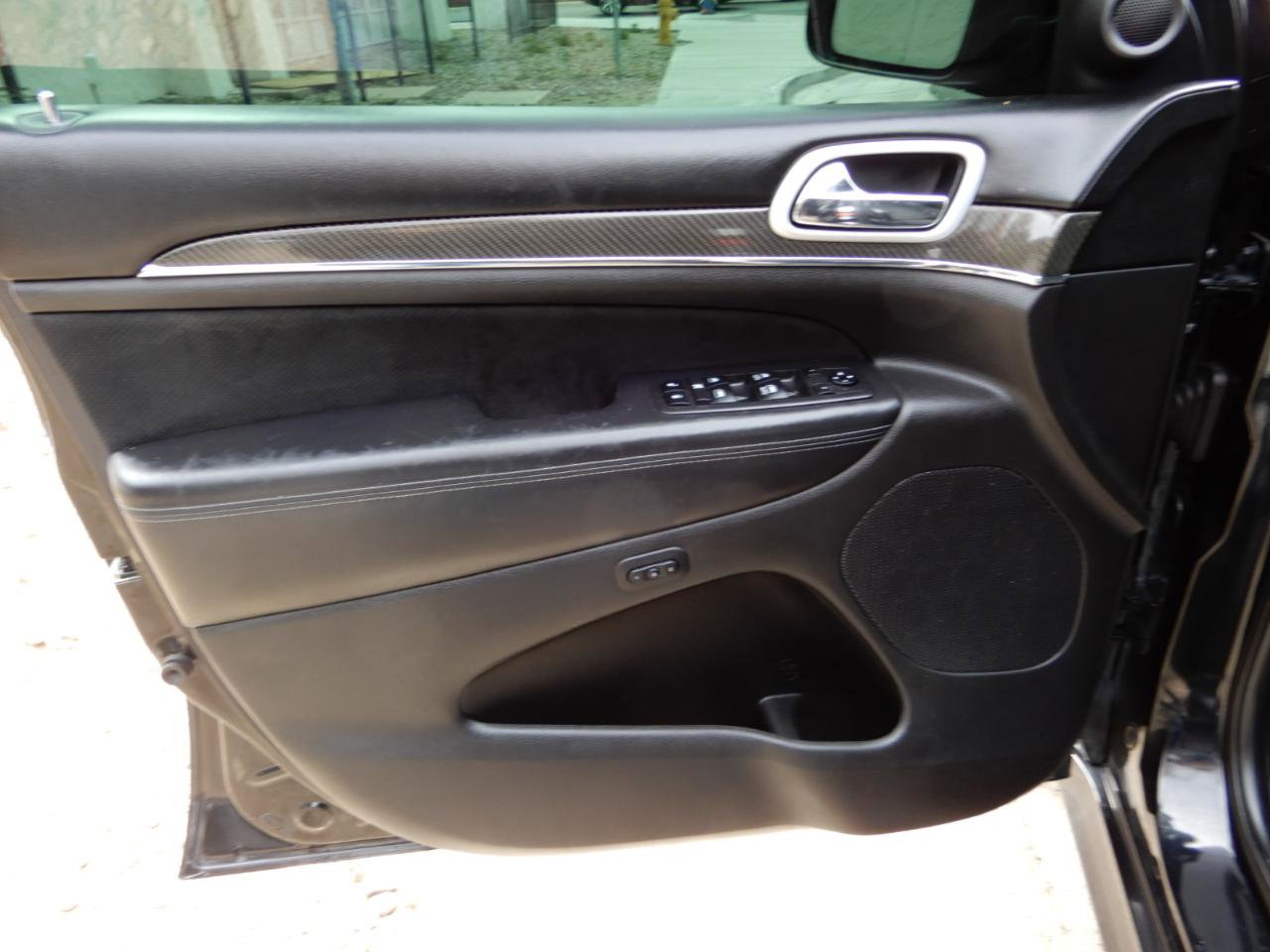 Used 2018 Jeep Grand Cherokee SRT image 24