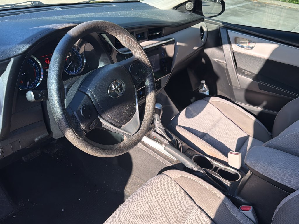 Used 2018 Toyota Corolla LE FWD image 6