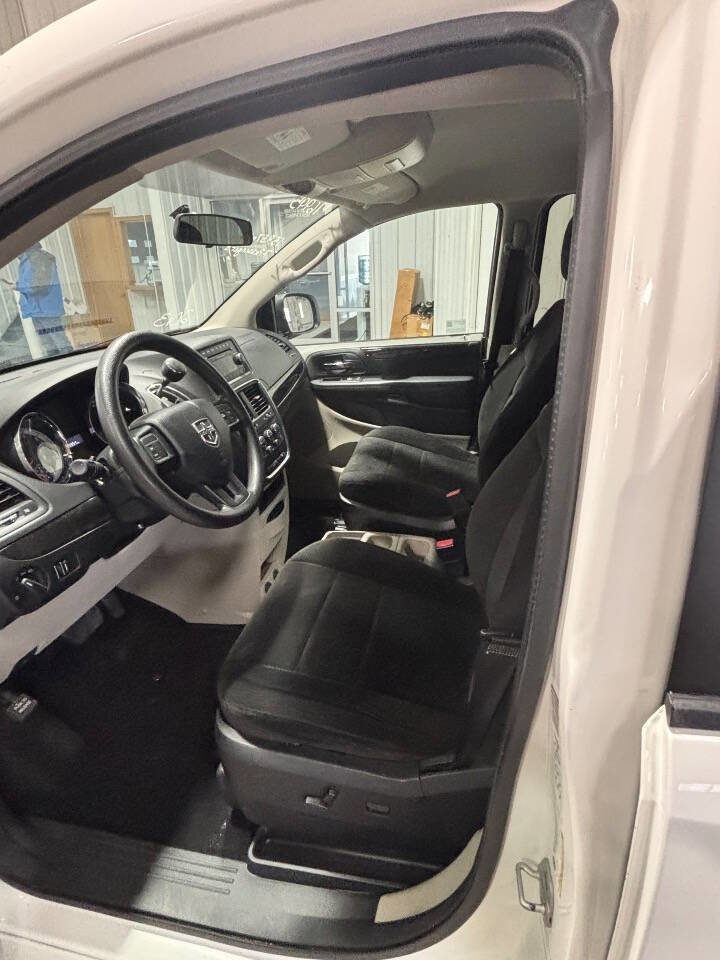 Used 2013 Dodge Grand Caravan SE image 6