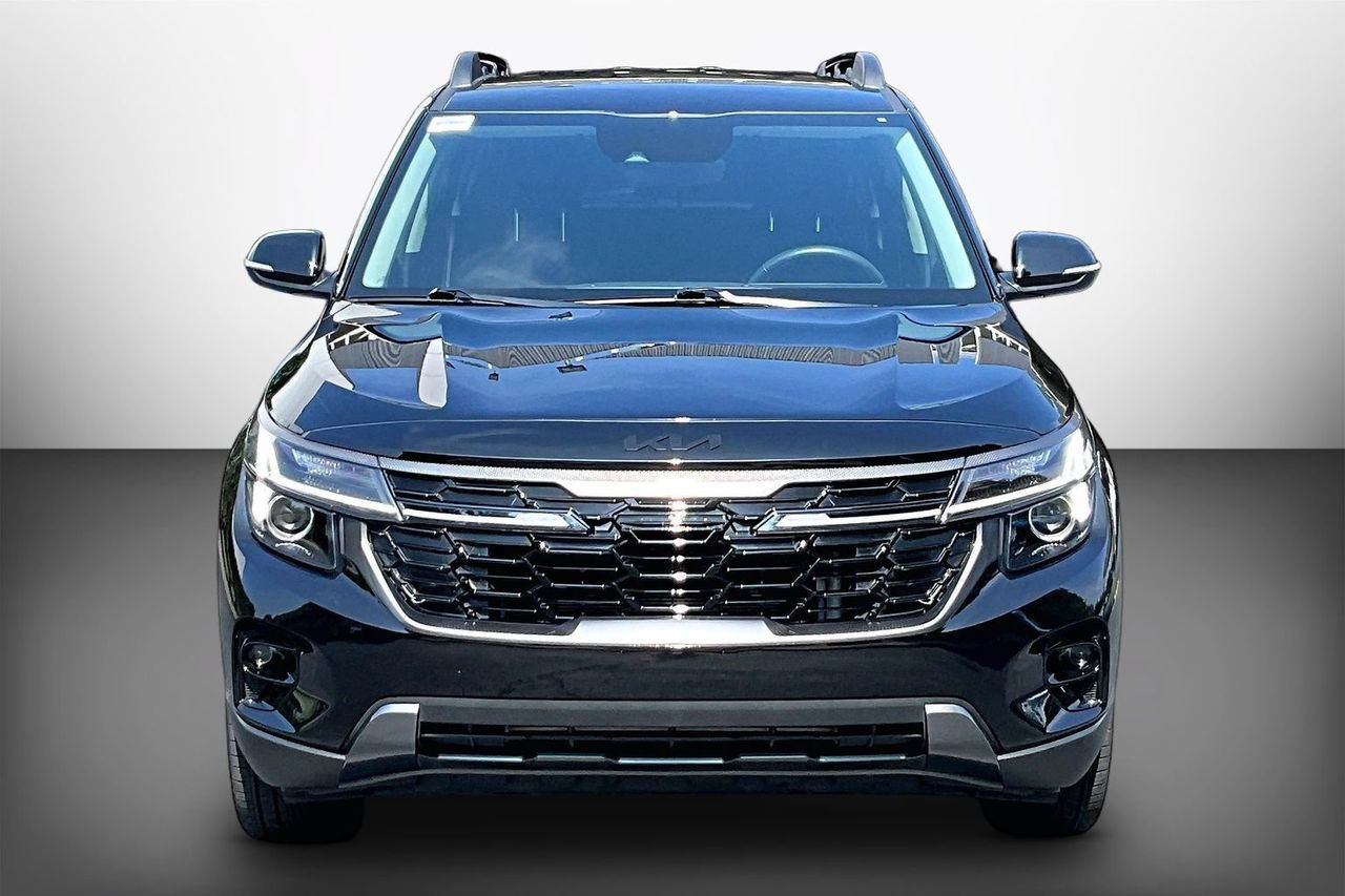 Used 2025 Kia Seltos X-Line AWD/4WD image 3