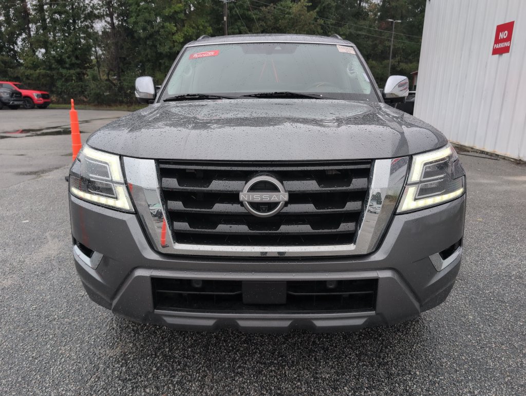 Used 2021 Nissan Armada Platinum w/ Captain's Chairs Package RWD image 3