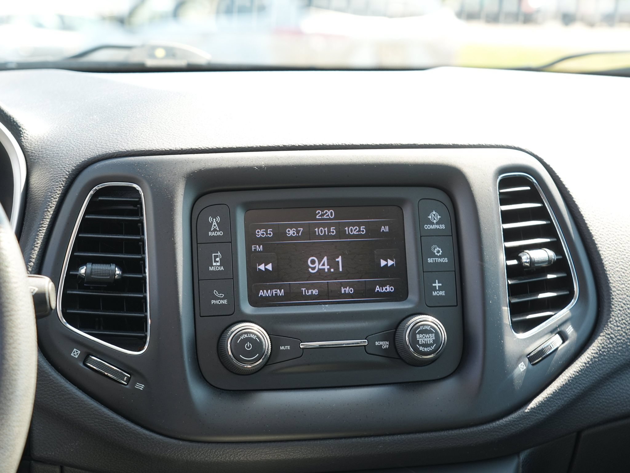 Used 2018 Jeep Compass Sport AWD/4WD image 23