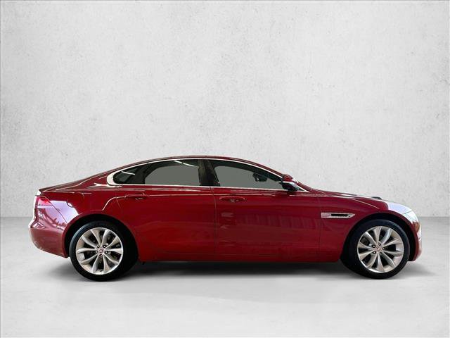 Used 2018 Jaguar XF Premium RWD image 5
