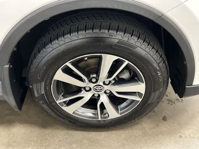 Used 2018 Toyota RAV4 XLE w/ Plus Extra Value Package AWD/4WD image 5