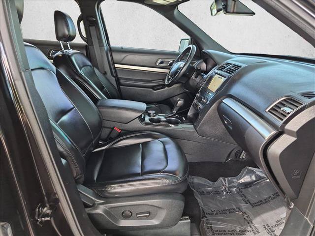 Used 2019 Ford Explorer XLT w/ Equipment Group 202A AWD/4WD image 23