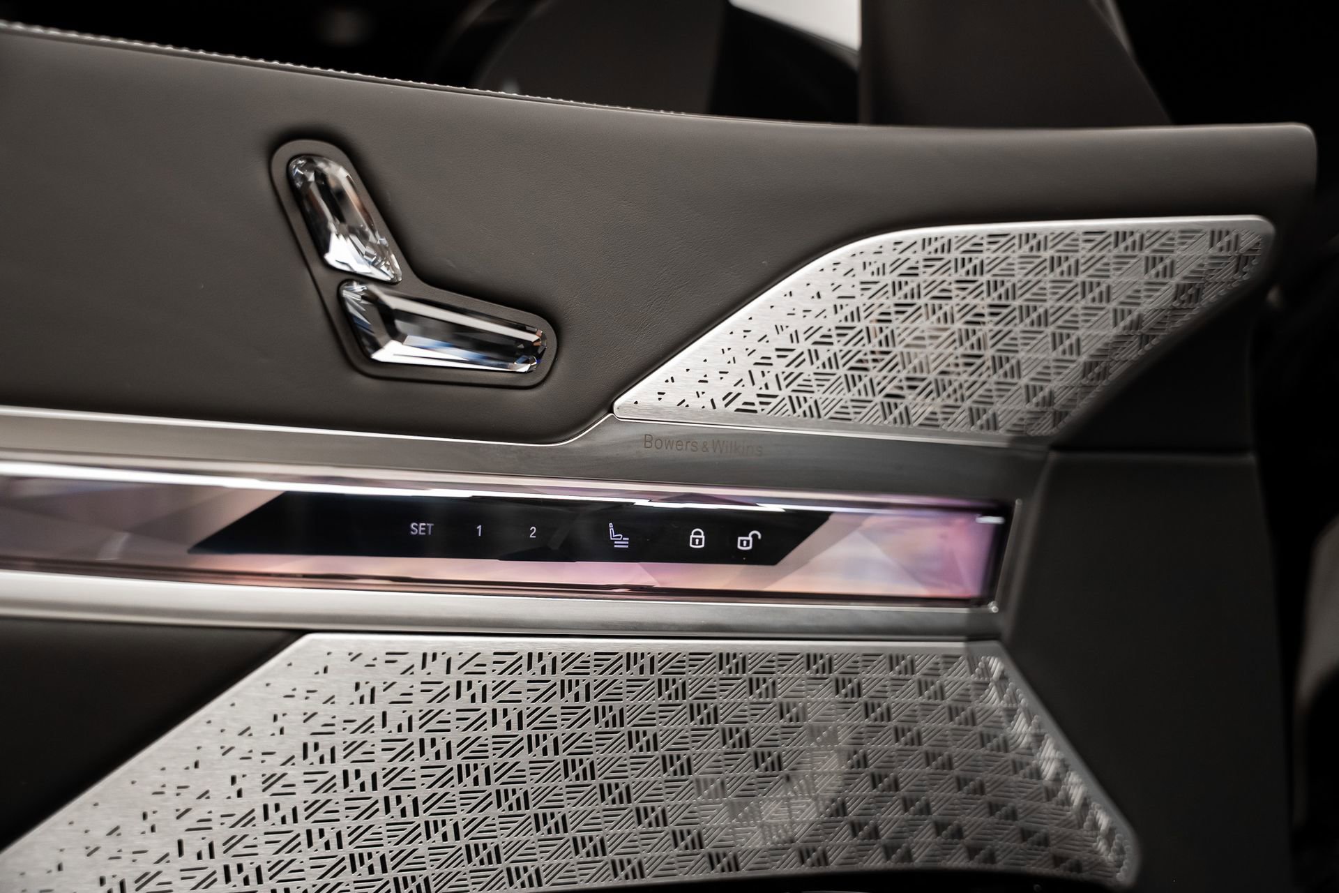 Used 2024 BMW i7 xDrive60 w/ Executive Package image 55