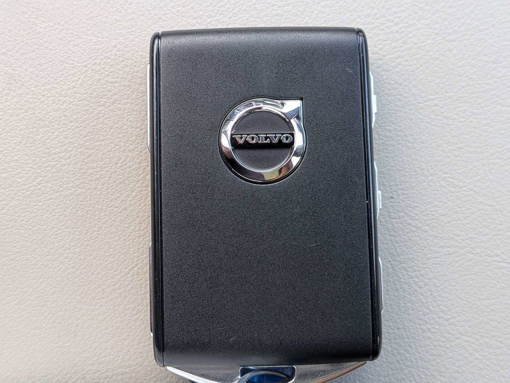 Certified 2023 Volvo XC90 B5 Core w/ Protection Package Premier image 32