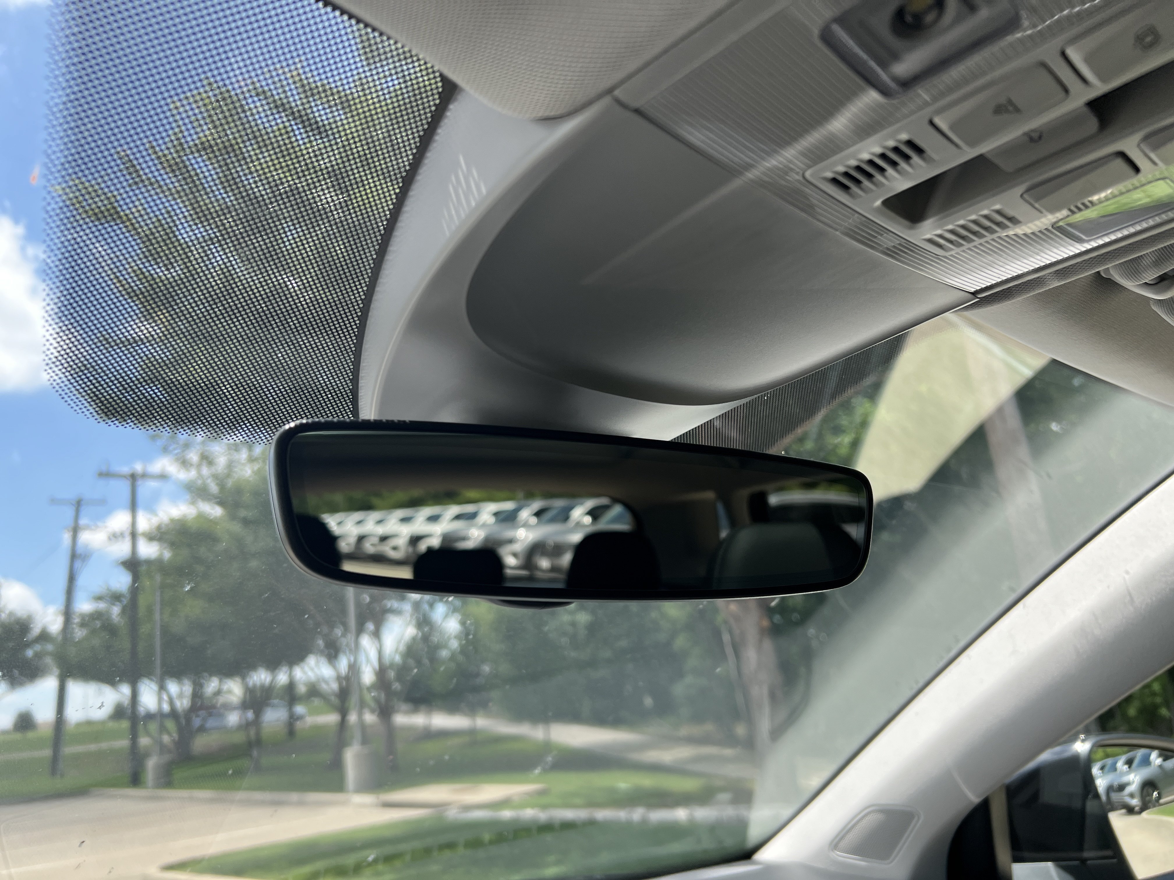 Certified 2025 Volkswagen Taos SE AWD/4WD image 24