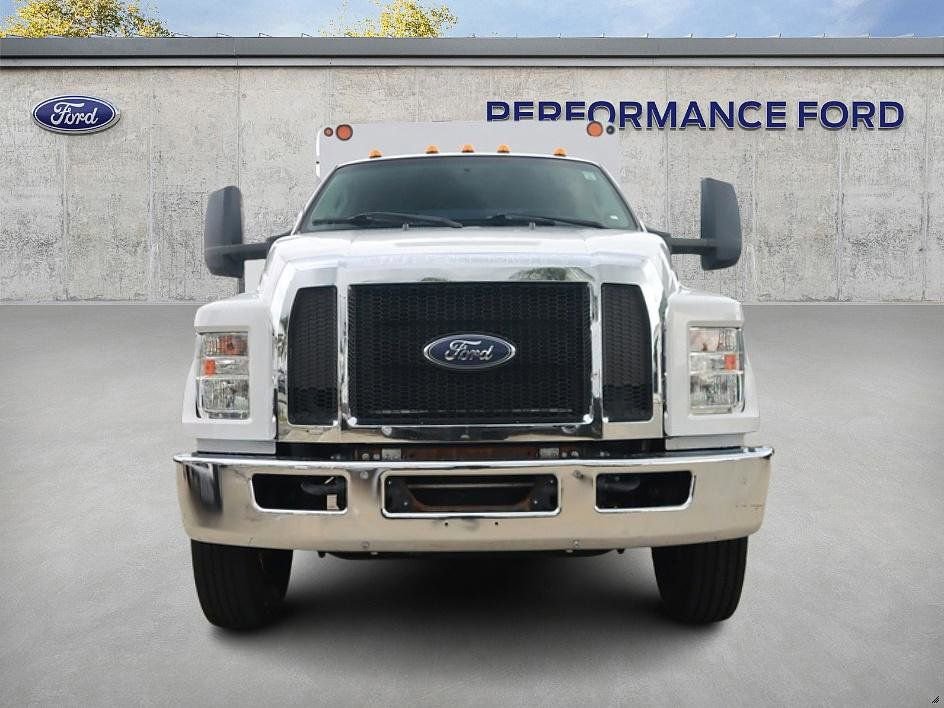 Used 2017 Ford F650 2WD SuperCab Super Duty image 2