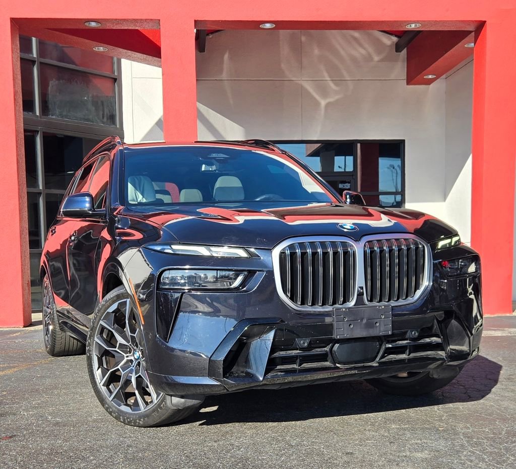 Used 2023 BMW X7 xDrive40i w/ M Sport Package AWD/4WD image 9