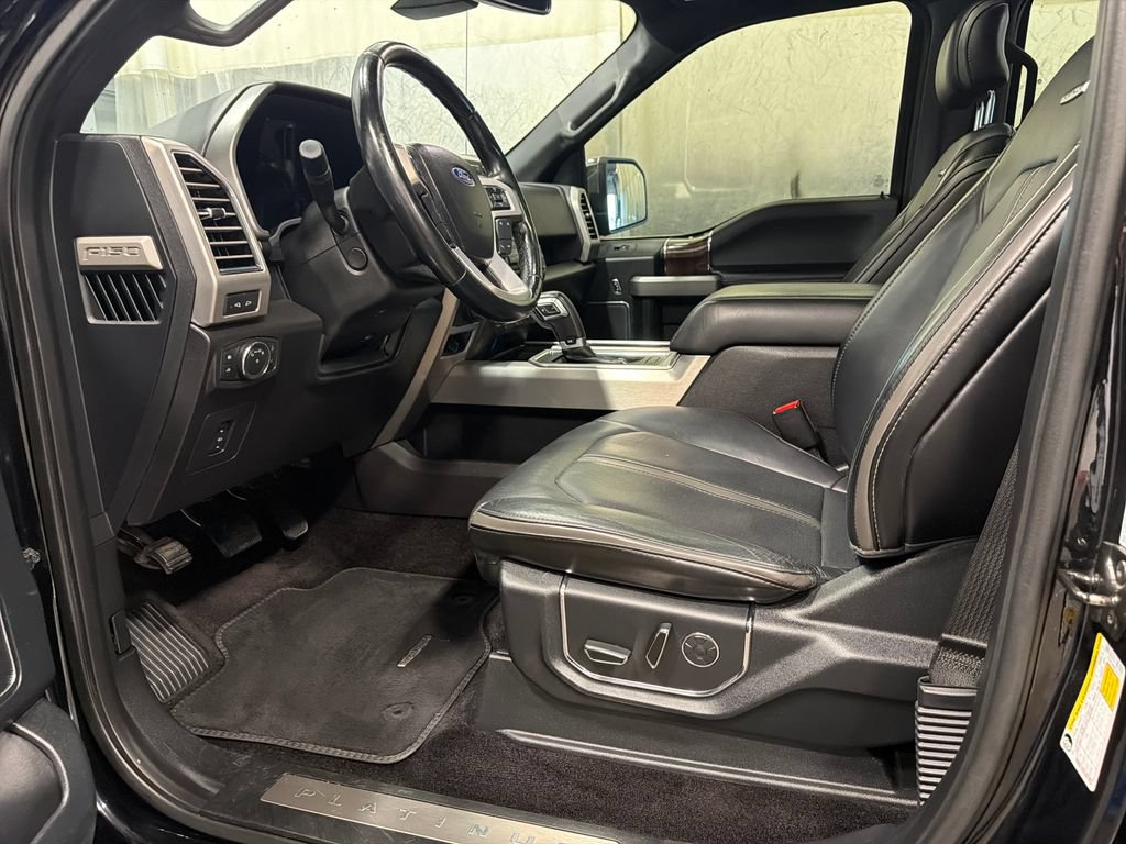 Used 2017 Ford F150 Platinum w/ Equipment Group 701A Luxury AWD/4WD image 4