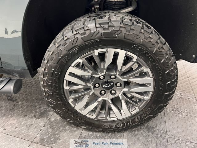 Used 2025 Chevrolet Tahoe Z71 w/ Comfort Package image 17